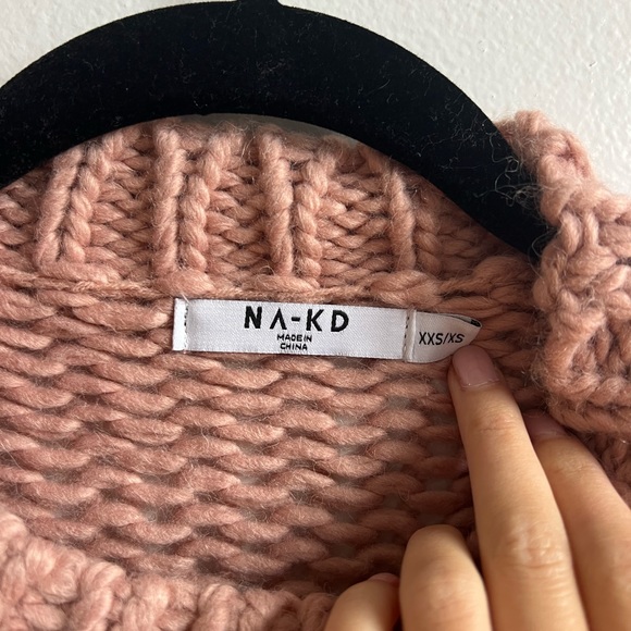 Wool Blend Shoulder Detail Knitted Sweater - Picture 5 of 7